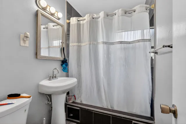 $425,000 | 831 30th Court, West Palm Beach, FL 33407