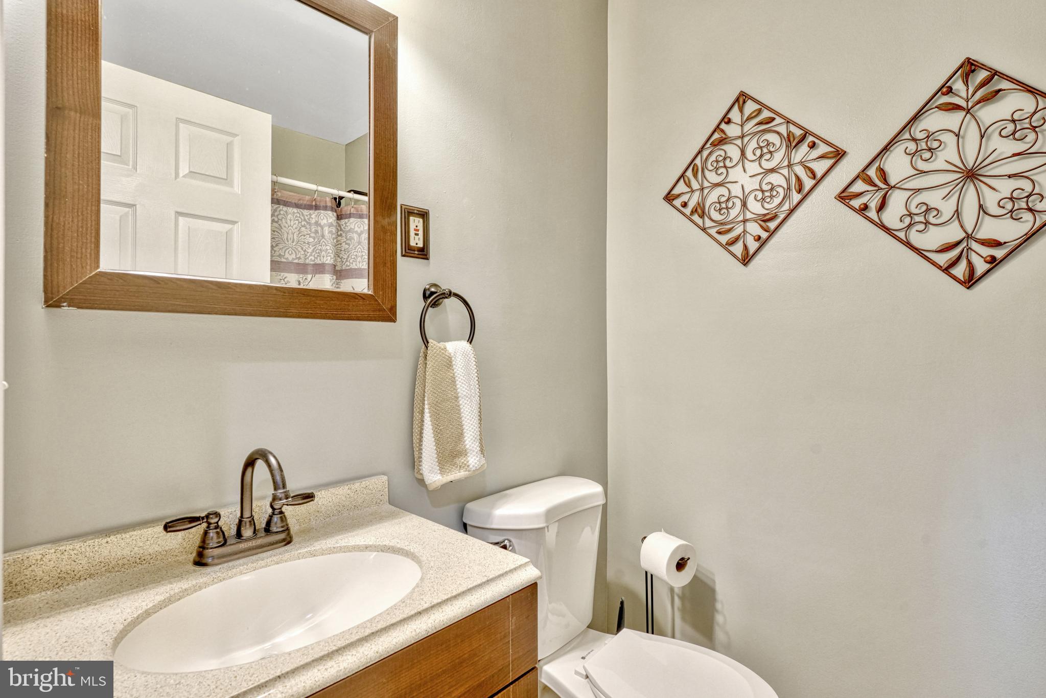 2637 Logmill Road Haymarket, VA 20169 - Photo 20 of 53 Hall Bath