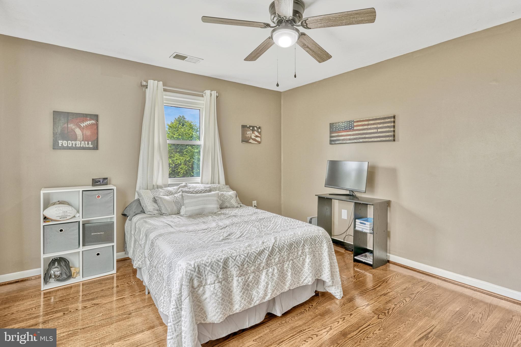 2637 Logmill Road Haymarket, VA 20169 - Photo 23 of 53 3rd Bedroom