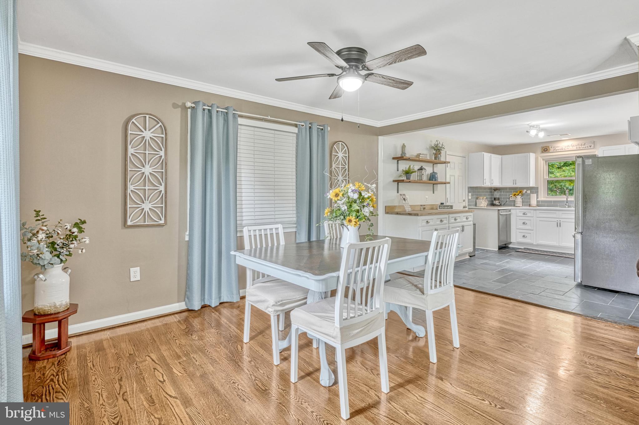 2637 Logmill Road Haymarket, VA 20169 - Photo 9 of 53 Dining room to kitchen