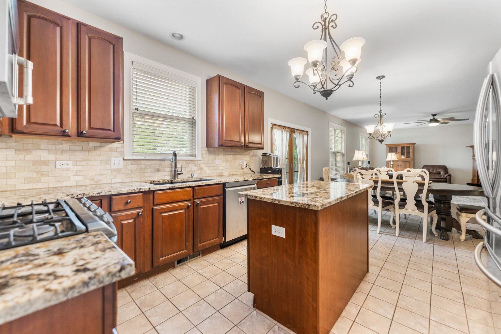 2571 Rourke Drive Aurora, IL 60503 - Photo 12 of 46 Gallery Image 12