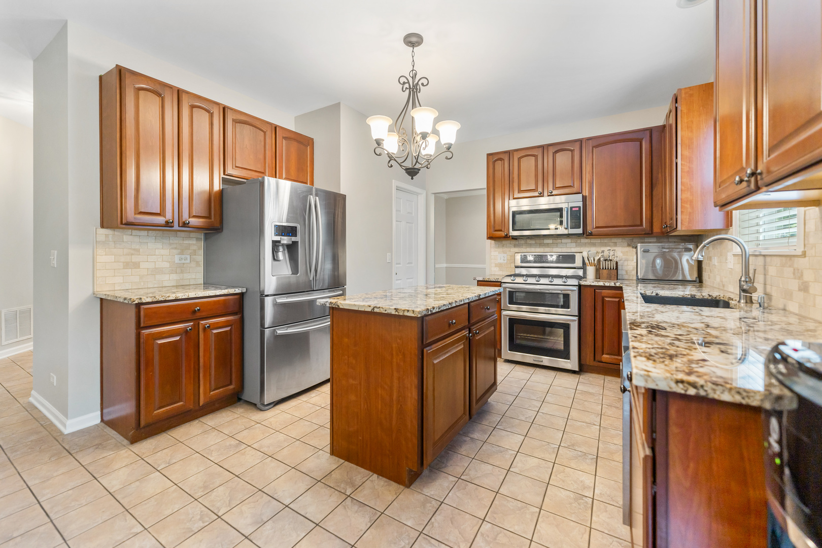 2571 Rourke Drive Aurora, IL 60503 - Photo 13 of 46 Gallery Image 13