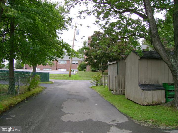 357 Holmes Road Holmes, PA 19043 - Photo 18 of 19 View in Back