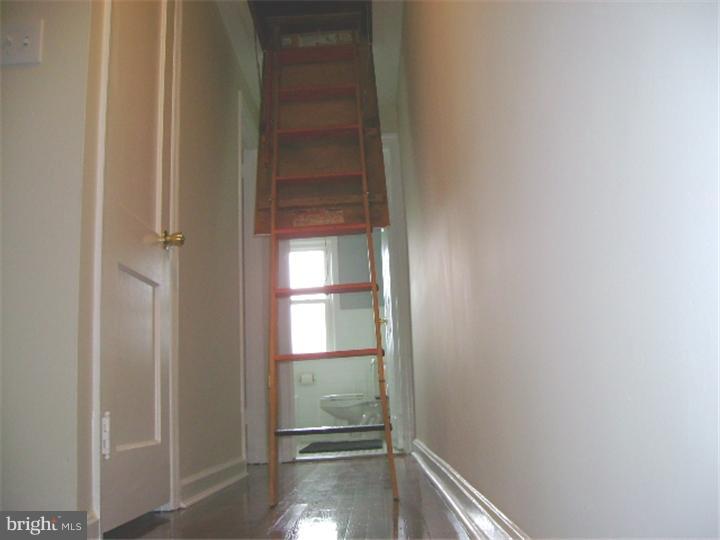 357 Holmes Road Holmes, PA 19043 - Photo 19 of 19 Hallway