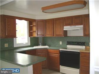 357 Holmes Road Holmes, PA 19043 - Photo 7 of 19 Kitchen