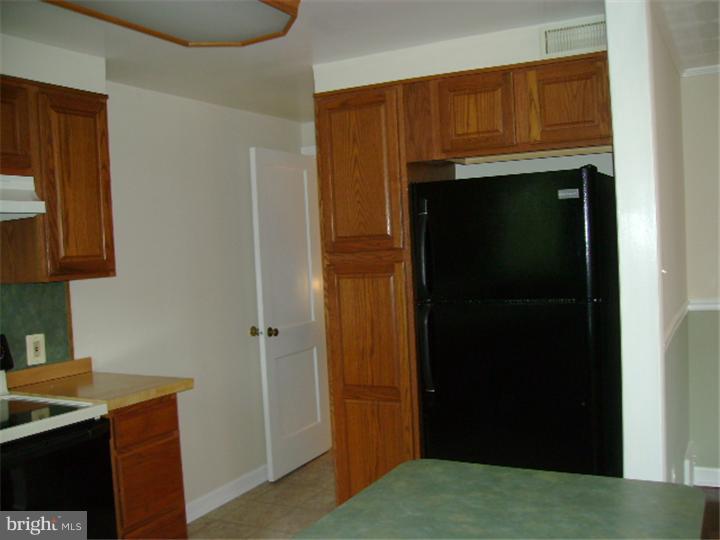 357 Holmes Road Holmes, PA 19043 - Photo 9 of 19 Kitchen