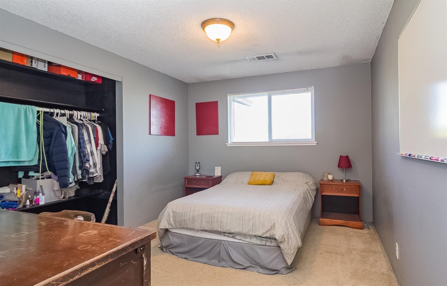 2800 Delta Waters Road Medford, OR 97504 - Photo 17 of 22 Bedroom #2