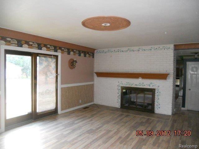 833 Yargerville familyroom.JPG