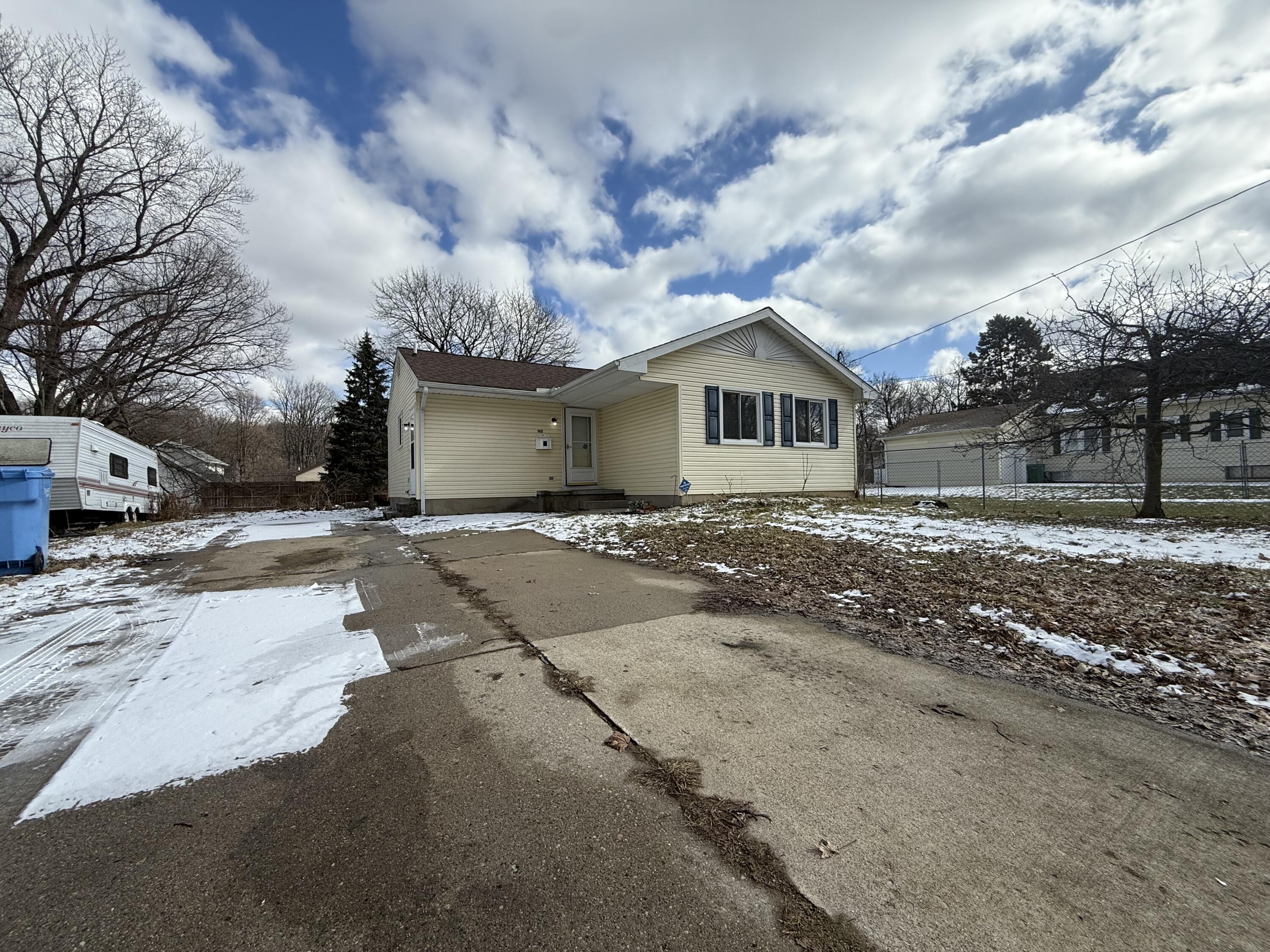 1632 Ohio Avenue Lansing, MI 48906 - Photo 31 of 31 IMG_7294