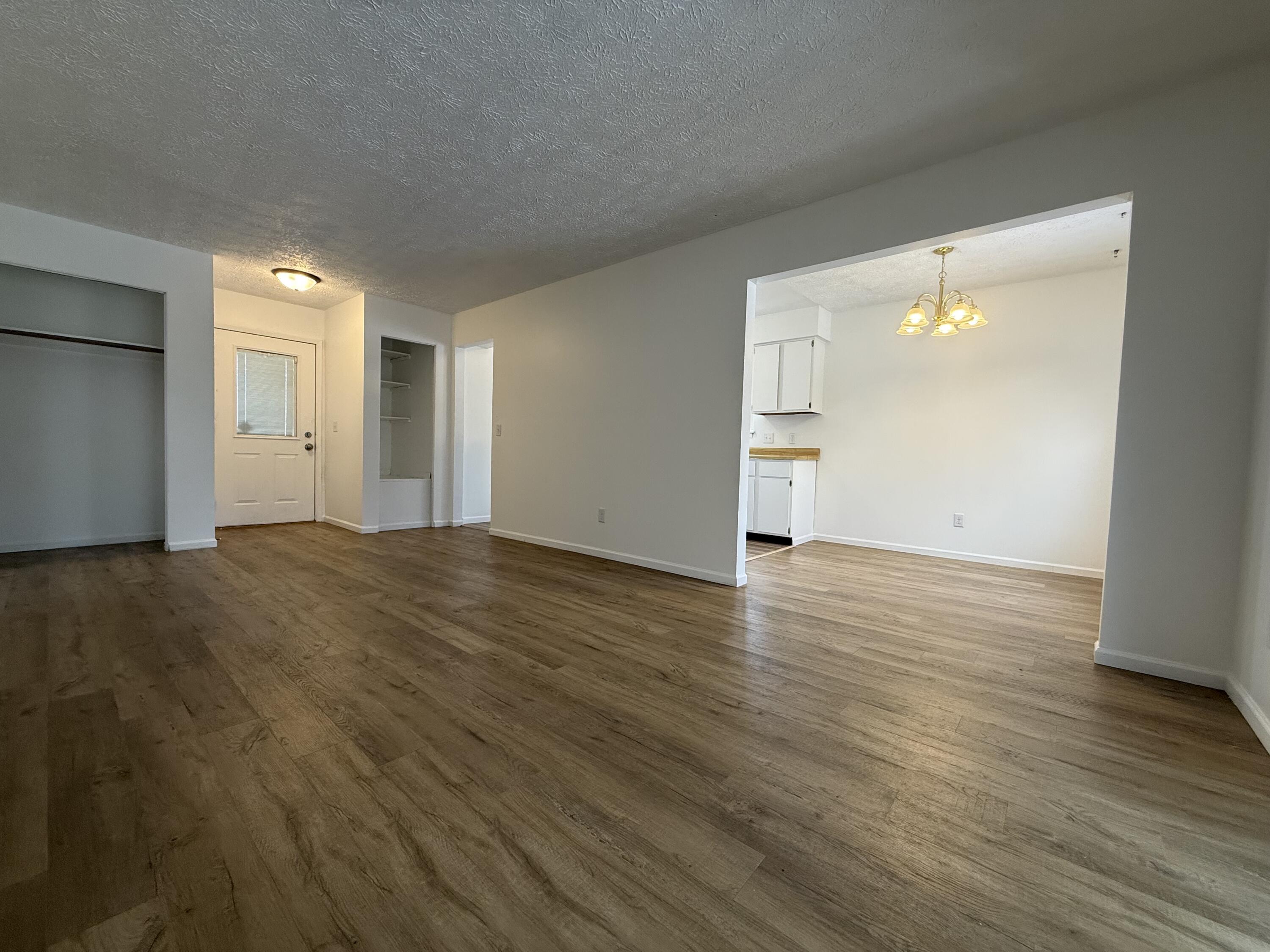 1632 Ohio Avenue Lansing, MI 48906 - Photo 4 of 31 IMG_7274