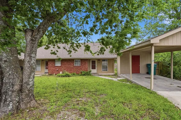 $1,225 | 106 Shaw Street, Unit 106, Tom Bean, TX 75491