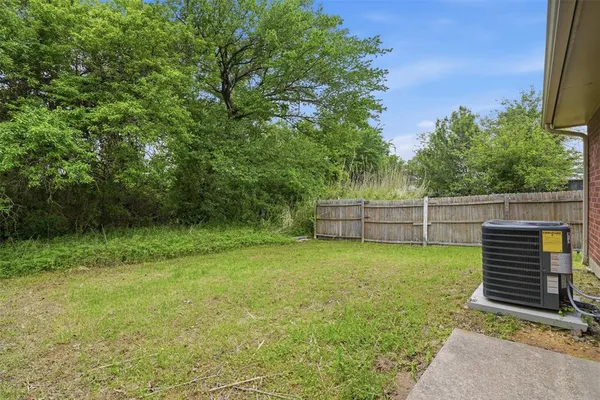 $1,225 | 106 Shaw Street, Unit 106, Tom Bean, TX 75491