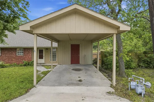 $1,225 | 106 Shaw Street, Unit 106, Tom Bean, TX 75491