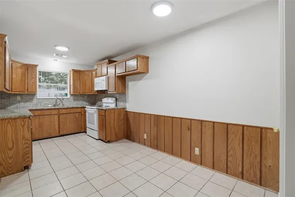 $1,225 | 106 Shaw Street, Unit 106, Tom Bean, TX 75491