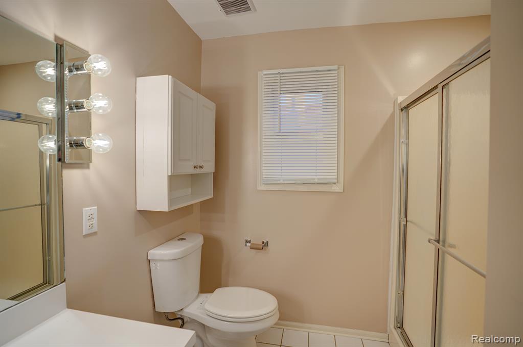 6407 Beecher Road Flint, MI 48532 - Photo 18 of 49 Gallery Image 18