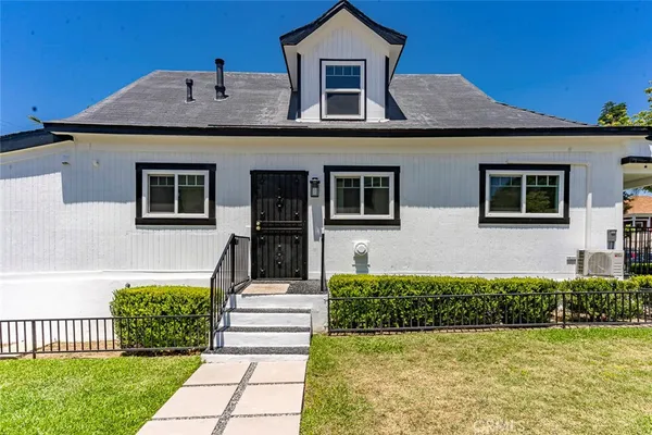 $1,950 | 6741 Newlin Avenue, Whittier, CA 90601