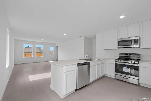 $1,600 | 1334 Neria Loop, San Antonio, TX 78224