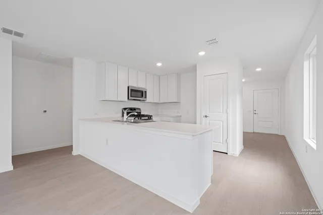 $1,600 | 1334 Neria Loop, San Antonio, TX 78224