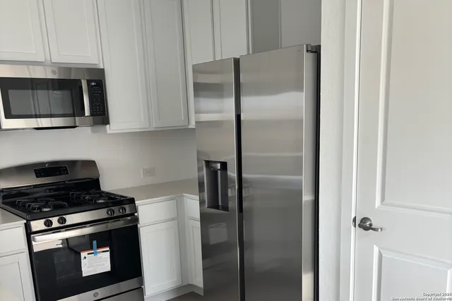 $1,600 | 1334 Neria Loop, San Antonio, TX 78224