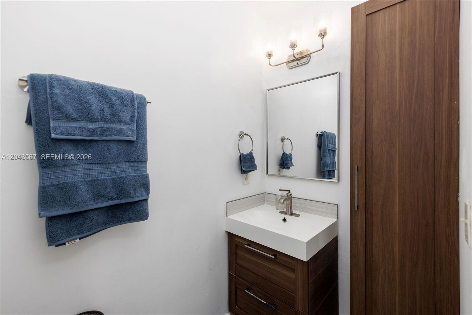 11527 Southwest 90th Street Miami, FL 33176 - Photo 15 of 26