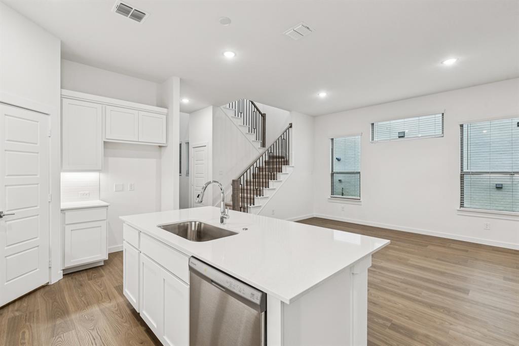 1900 Palmetto Road Celina, TX 75009 - Photo 10 of 33 Kitchen in the Picasso II home plan by Trophy Signature Homes – REPRESENTATIVE PHOTO