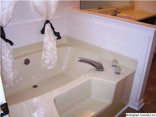 1740 Roundhill Road Weaver, AL 36277 - Photo 20 of 32