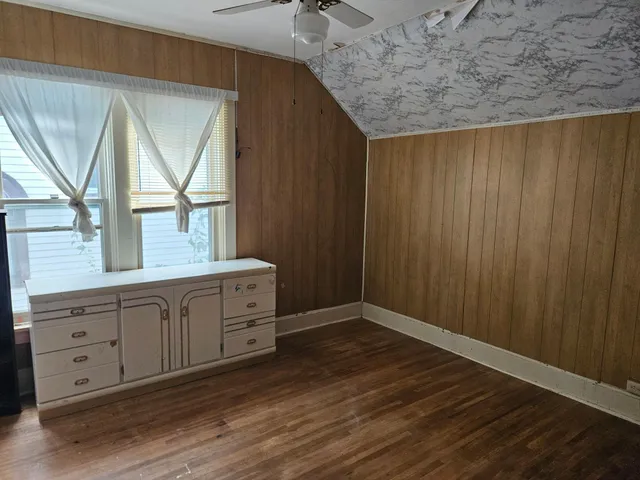 $79,900 | 210 South Pearl Street, Albert Lea, MN 56007