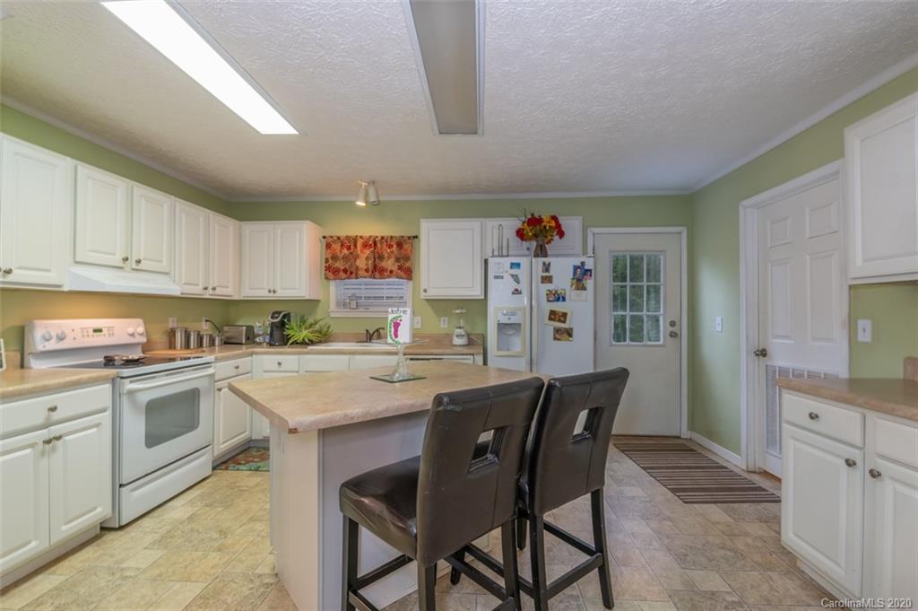 411 Lewis Road Rutherfordton, NC 28139 - Photo 5 of 27