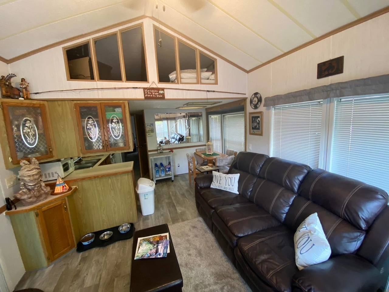 2795 East 28th Road Marseilles, IL 61341 - Photo 19 of 35 a living room with furniture