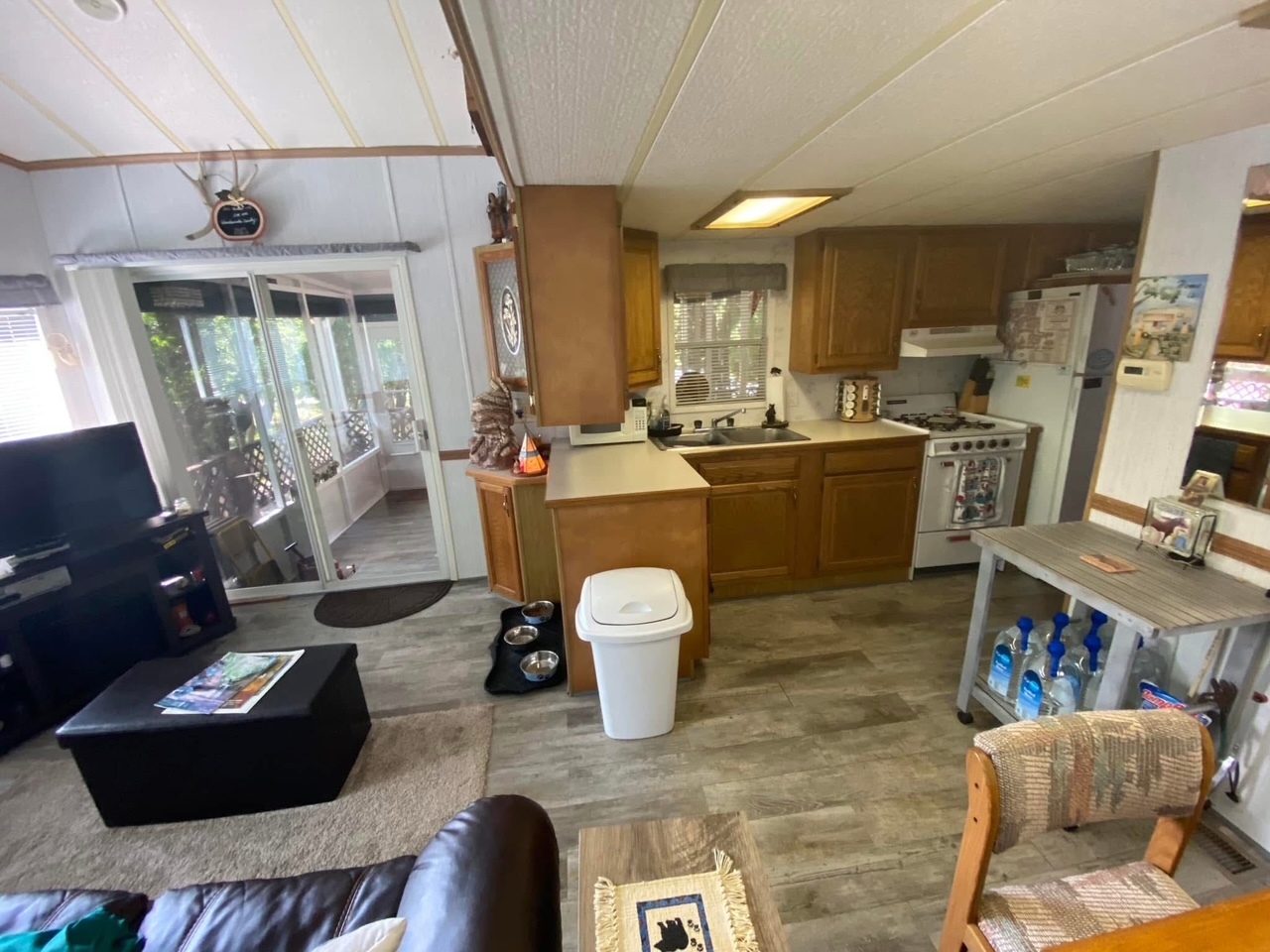 2795 East 28th Road Marseilles, IL 61341 - Photo 22 of 35 a room with furniture or couch and a view of living room