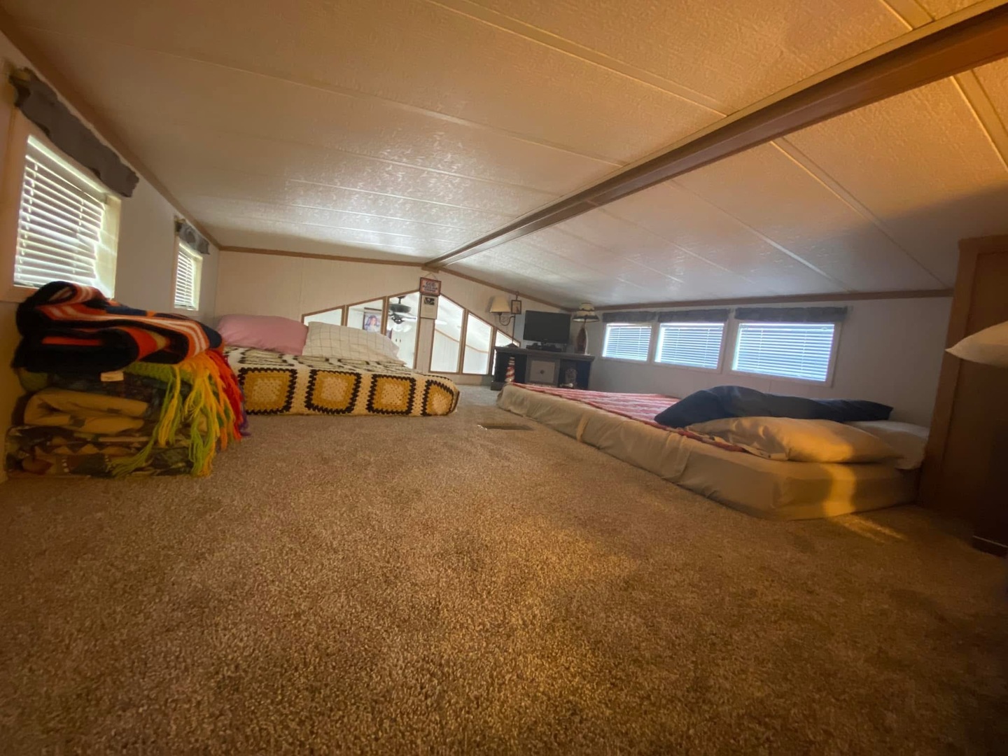 2795 East 28th Road Marseilles, IL 61341 - Photo 30 of 35 a living room with furniture and a window