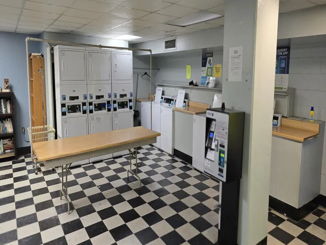 $1,200 | 1271 Poplar Avenue, Unit 911, Memphis, TN 38104