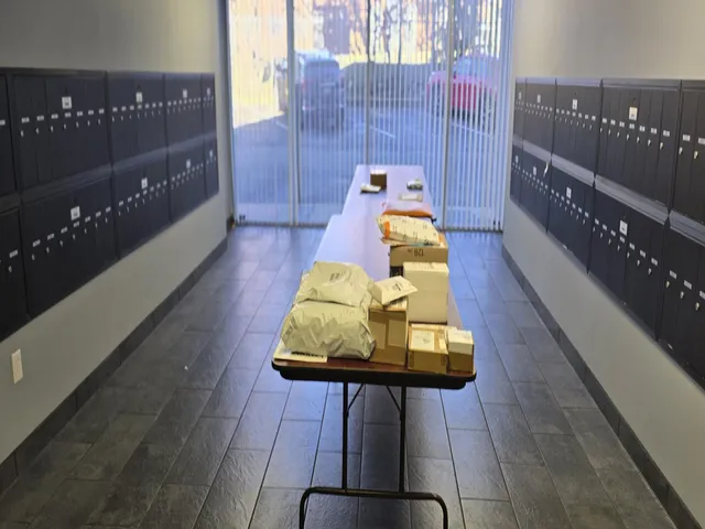 $1,200 | 1271 Poplar Avenue, Unit 911, Memphis, TN 38104