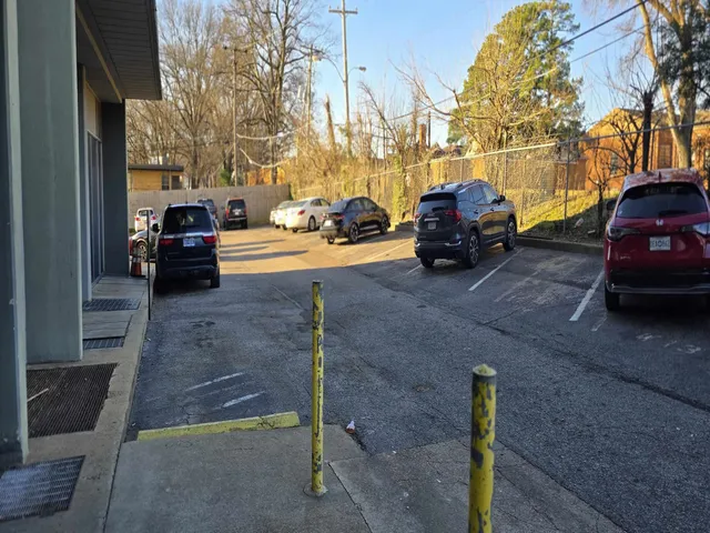 $1,200 | 1271 Poplar Avenue, Unit 911, Memphis, TN 38104