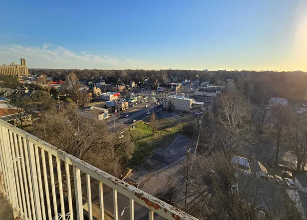 $1,200 | 1271 Poplar Avenue, Unit 911, Memphis, TN 38104