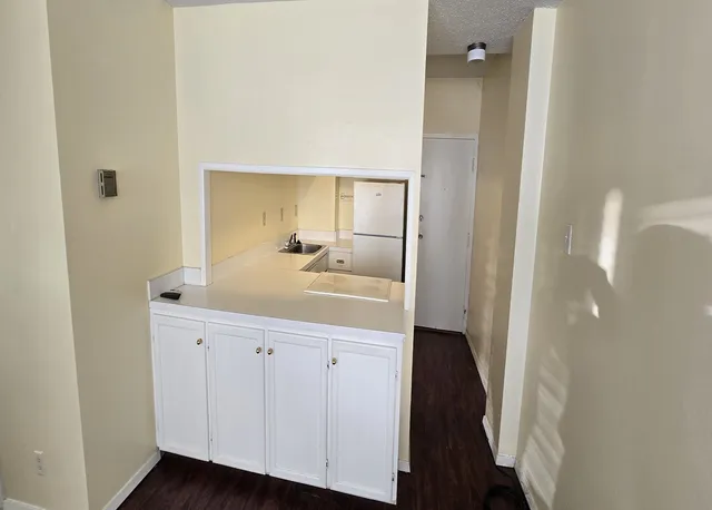 $1,200 | 1271 Poplar Avenue, Unit 911, Memphis, TN 38104