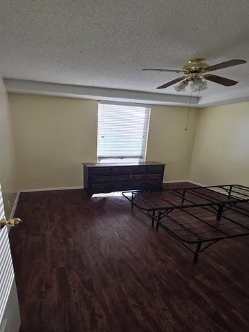 $1,200 | 1271 Poplar Avenue, Unit 911, Memphis, TN 38104