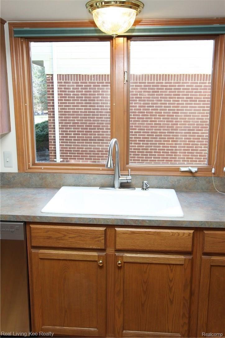 3822 Beechcrest Road Rochester, MI 48309 - Photo 32 of 65 IMG_0135.JPG