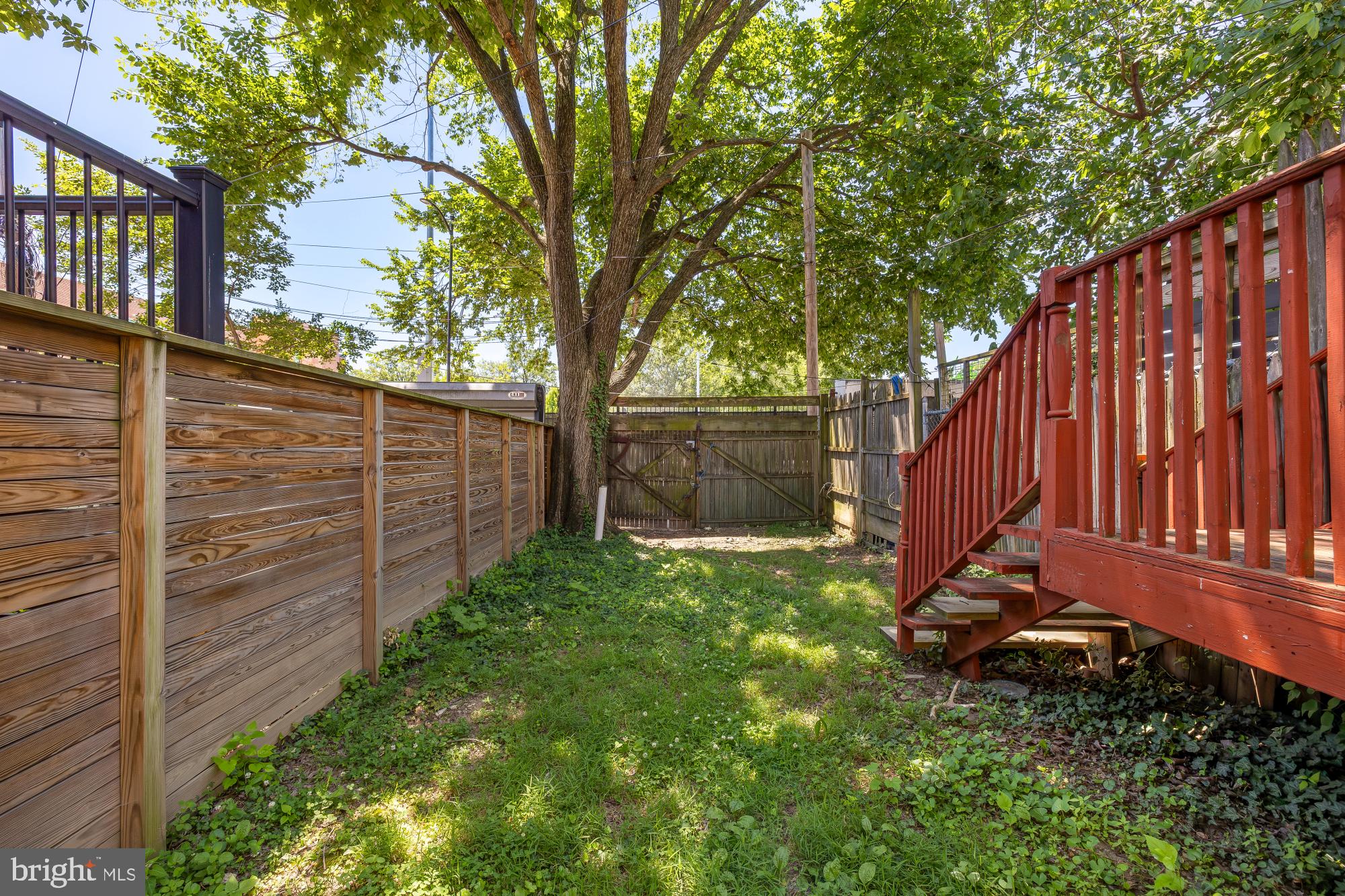 601 L Street Northeast Washington, DC 20002 - Photo 43 of 47 a backyard of a house with lots of green space