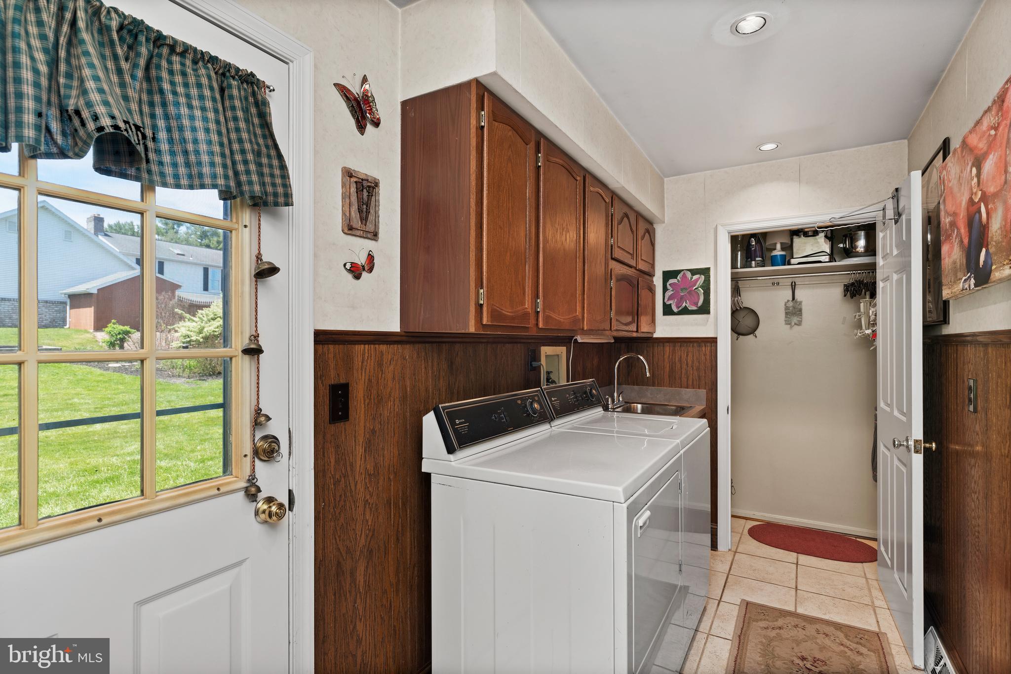 2347 Jonquil Road York, PA 17403 - Photo 23 of 53 Main level laundry