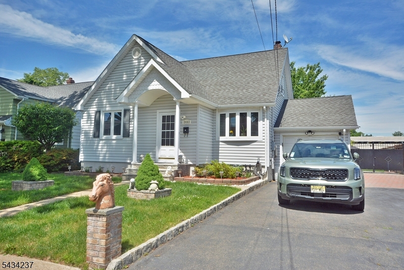 2463 Dorchester Road Union, NJ 07083 - Photo 2 of 33