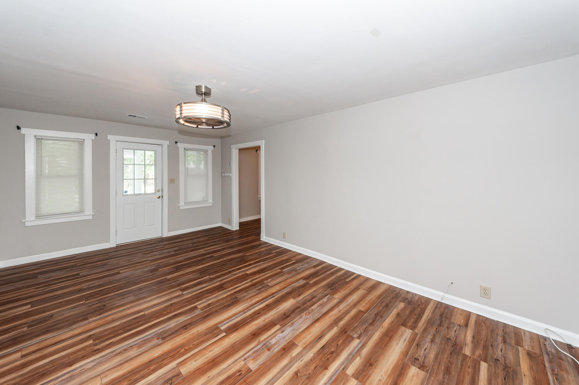 1621 Poinsettia Road Charleston, SC 29407 - Photo 8 of 37 08
