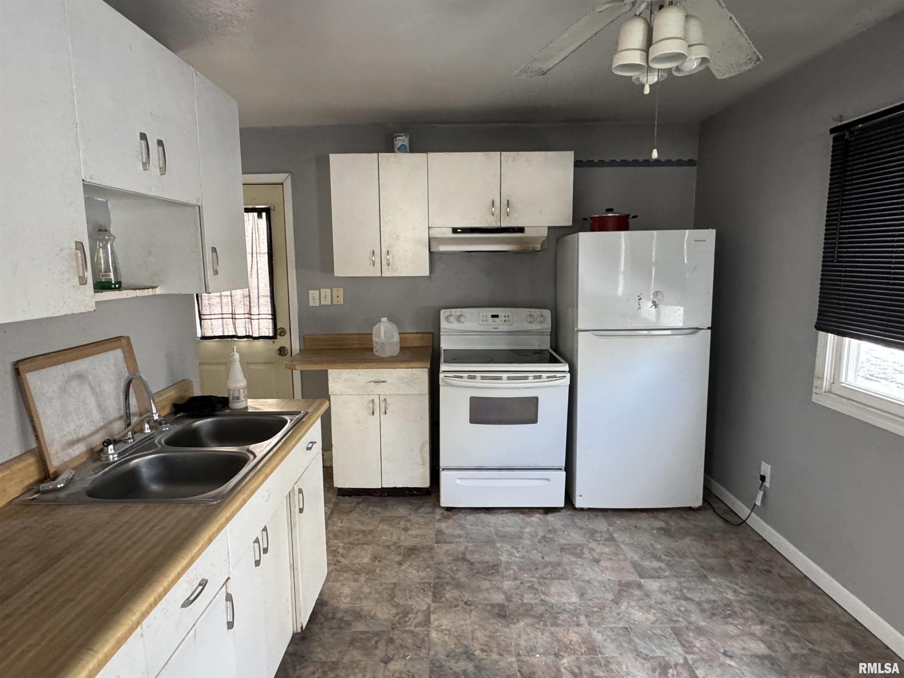 3011 North Mission Road Peoria, IL 61604 - Photo 4 of 13 Gallery Image 4