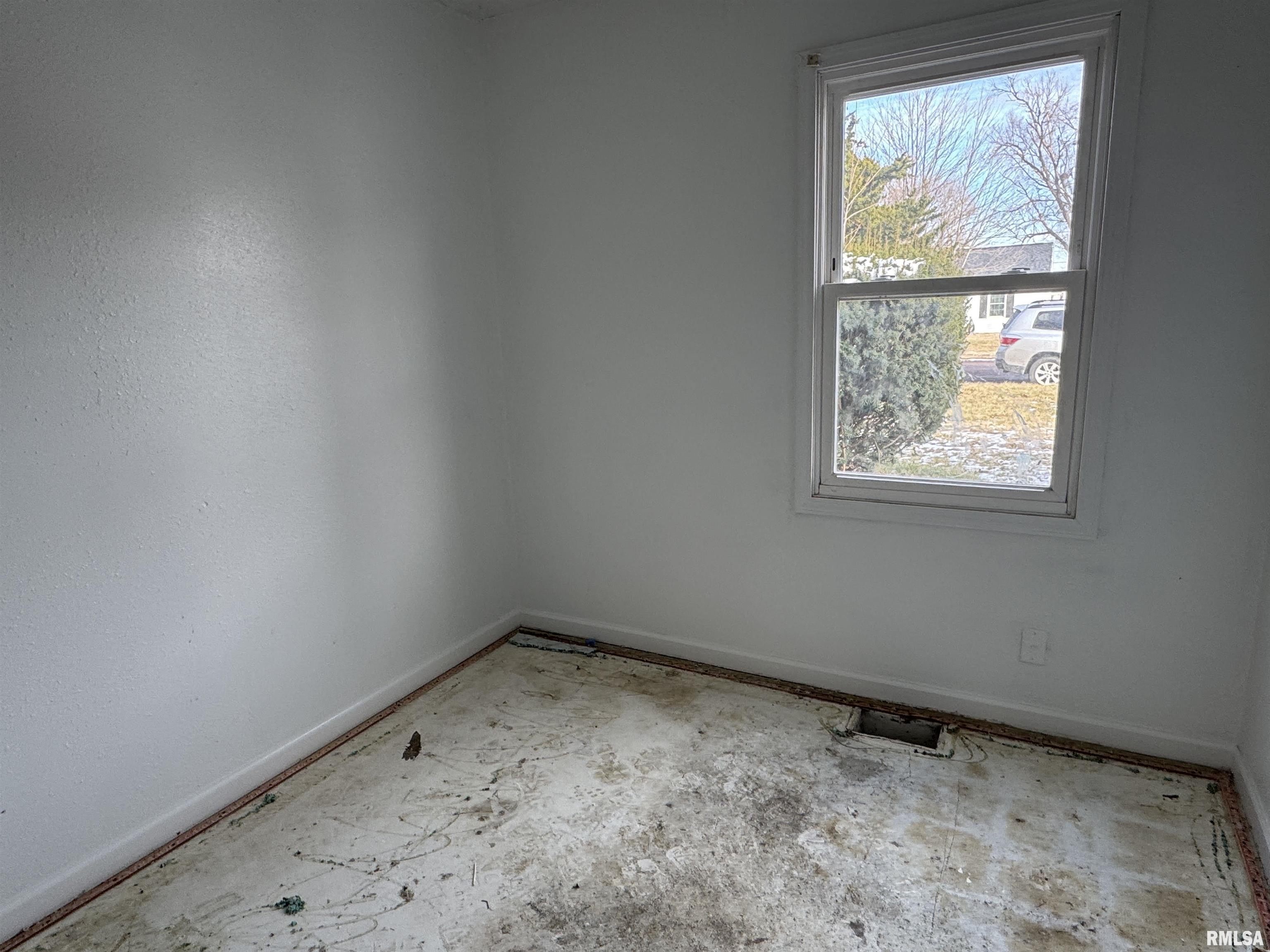 3011 North Mission Road Peoria, IL 61604 - Photo 8 of 13 Gallery Image 8