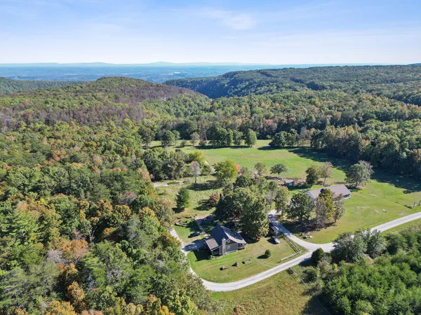 $550,000 | 318 Snow Falls Lane, Dayton, TN 37321