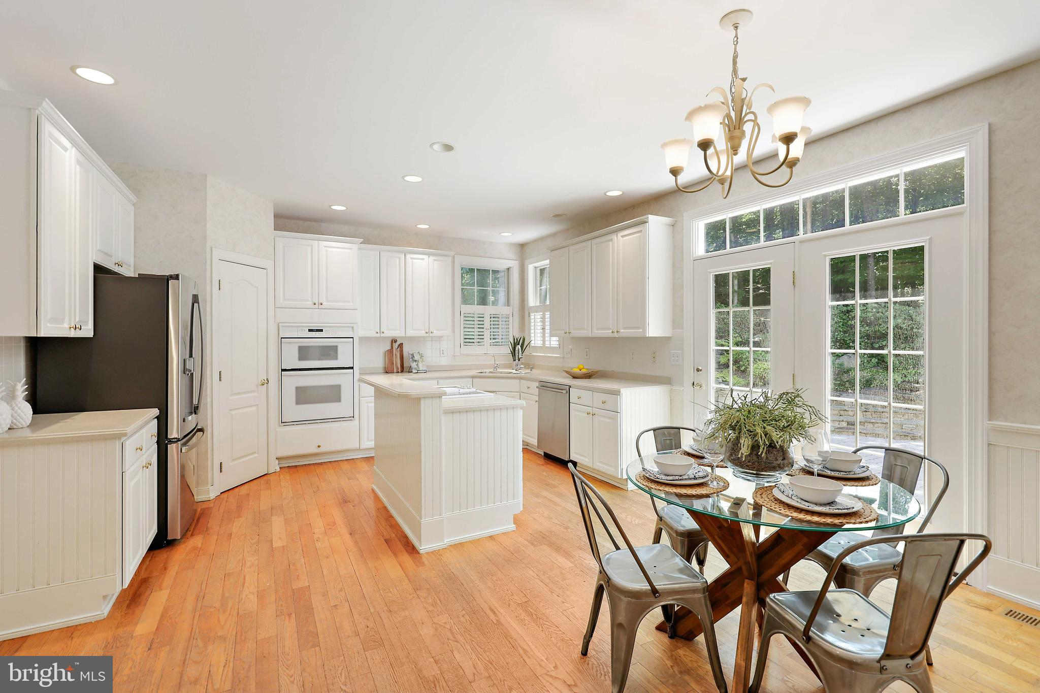 253 Woodard Road Arnold, MD 21012 - Photo 15 of 55 Eat in Kitchen