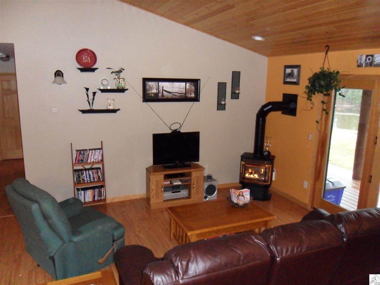 7509 Pequaywan Lake Road Duluth, MN 55803 - Photo 7 of 12 Living Room