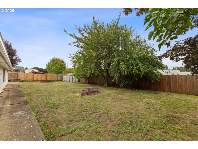 a view of a outdoor space