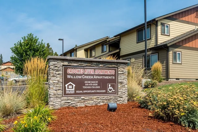 $917 | 410 Northeast Oak Street, Madras, OR 97741