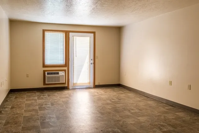 $917 | 410 Northeast Oak Street, Madras, OR 97741